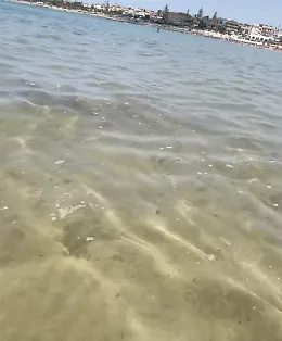 Marina di Modica, ci risiamo: riparte l'estate e torna la segnalazione di schiuma nell'acqua