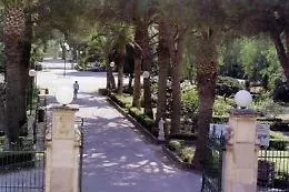 Vittoria, tensione alla villa comunale: operatori sanitari del 118 aggrediti da migranti ubriachi