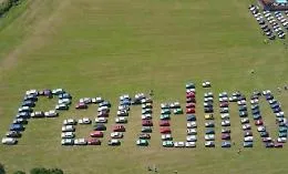 Pandino si conferma capitale mondiale della Panda: 1.219 auto, festa e omaggio a Erica Zaneboni