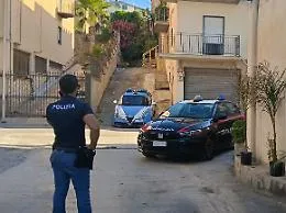 Batteri killer nell'acqua venduta a privati e negozi: maxi blitz tra Canicatt&igrave; e Agrigento, 22 indagati