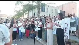 Priolo, centinaia in piazza: &laquo;Non vogliamo respirare veleni&raquo;