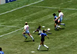 Il "barrilete cosmico" come non lo avete mai visto: ecco il gol pi&ugrave; bello di Maradona in HD