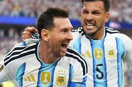 Il mondo ai piedi di Leo Messi: doppietta all'Austria e un altro record frantumato
