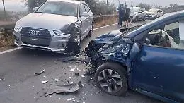 A Belpasso, scontro tra due auto: ferita una giovane 