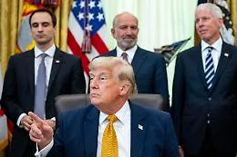 Niente mutui senza stretta sul voto: Trump sacrifica il piano casa per la sua crociata elettorale