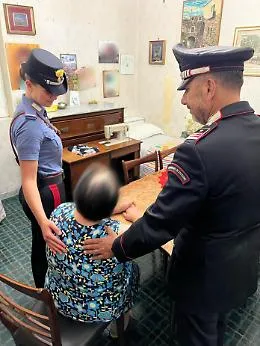 Finti carabinieri al telefono per derubare un'anziana: il vicino d&agrave; l'allarme e scatta la trappola. Tre arrestati ad Agrigento