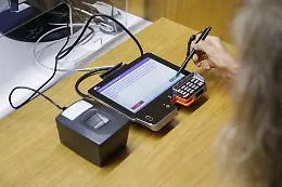 Pensione bloccata ad 80enne dopo una procedura di recupero credito del figlio: il legale diffida le Poste 