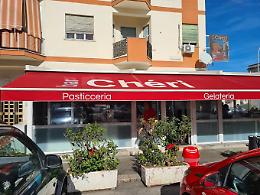 Nuova intimidazione allo Zen e al bar Cheri: dopo la benzina e le richieste di pizzo,  in fiamme i condizionatori