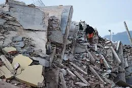 Trentanove secondi di terrore e centinaia di vittime: il Venezuela distrutto dal sisma del secolo 