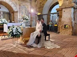 Grande festa in casa Arancio, si sposano Federica, figlia del collega Tot&ograve;, e Giuseppe