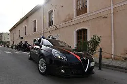 Mandavano le figlie a comprare vestiti con i soldi falsi, genitori denunciati a Castelbuono