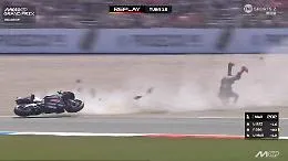 Brividi ad Assen: il video dello spaventoso volo di Bezzecchi a 190 km/h