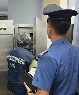 Cucine da incubo a Bronte, scatta il blitz dei Carabinieri e del Nas 