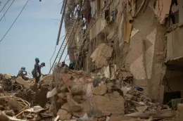 Venezuela, nuova scossa di terremoto,  corsa contro il tempo per salvare la donna con i due figli che risponde via Whatsapp da sotto le macerie