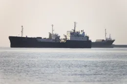 Iran, a Muscat il primo incontro per gestire lo Stretto di Hormuz  con l'Oman