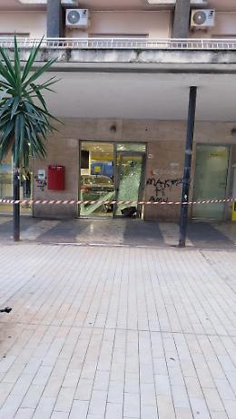 Spaccata alle Poste di via Empedocle Restivo a Palermo, due arresti dopo il colpo di gennaio 2025