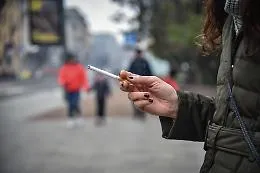 Fumo all'aperto: in Sicilia vince ancora la linea della tolleranza, ma cresce il dibattito