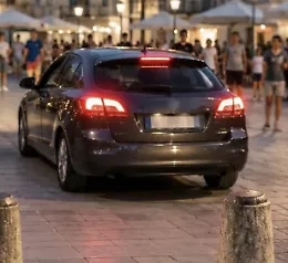 Marina di Ragusa, auto entra nella zona pedonale e crea rischi per pedoni e bambini