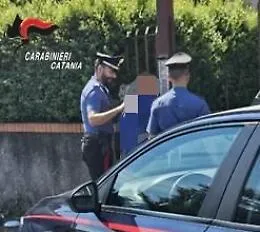 "Sono un addetto del Tribunale e servono soldi e gioielli per un suo familiare": anziana non ci casca e lo fa arrestare