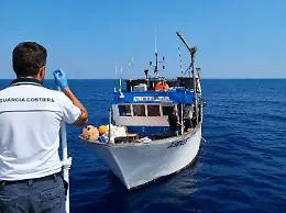 Guardia costiera, sequestrate 14 tonnellate di tonno rosso