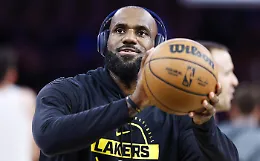 Lebron James lascia i Los Angeles Lakers ma resta in Nba