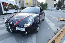 Palermo, atti osceni in piazza Aragona: ventisettenne aggredisce i Carabinieri e finisce in carcere