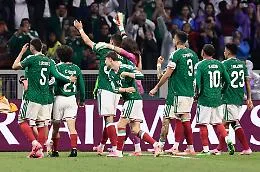 Nel tripudio  dello stadio Azteca il Messico batte l'Ecuador 2-0 e conquista gli ottavi