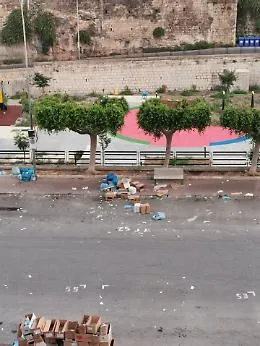 Modica e le bancarelle: "Il centro storico ridotto a un disastro"