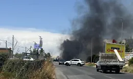 Incendio alle porte di Marina di Ragusa, furgone in fiamme