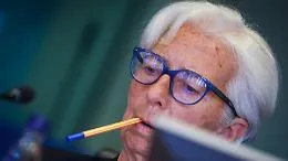 Lagarde difende il rialzo dei tassi: &laquo;Faremo tutto il necessario contro l'inflazione&raquo;