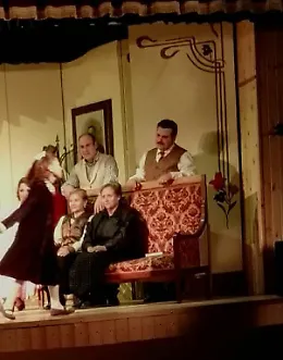 I due surgivi: quando il teatro popolare siciliano fa ridere e commuovere