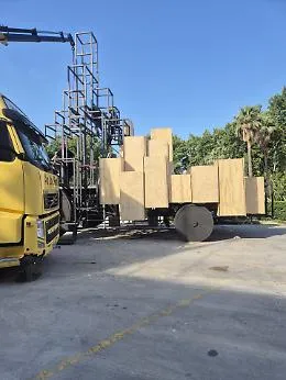 Ecco il Carro di Santa Rosalia: piante, farfalle e "cubi" perfetti che parlano alla memoria