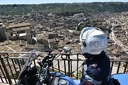 Pozzallo, 19enne denunciato per porto abusivo di armi