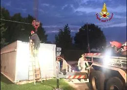 Camion durante la notte si ribalta nel torinese ed &egrave; una strage