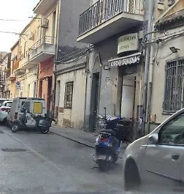 Non c&rsquo;&egrave; tregua a Catania, spari contro una macelleria equina nella notte

