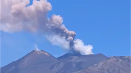 Cenere dell'Etna: primi effetti su Fontanarossa, ecco cosa sta accadendo in aeroporto
