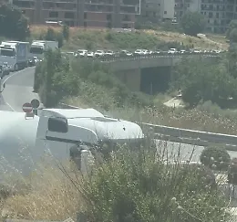 Modica stretta nella morsa del traffico