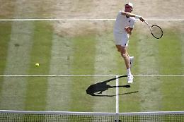 Sinner elimina Struff in tre set e vola in semifinale a Wimbledon
