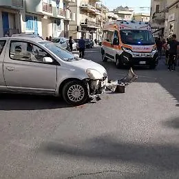 Scicli, scontro auto-scooter: grave un centauro