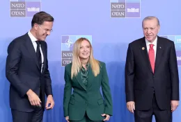 Meloni da Ankara ribadisce l'importanza della Nato unita e su Trump dice: &laquo;Non mi pento di ci&ograve; che ho fatto&raquo;