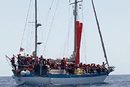 Stretta sulle Ong a Lampedusa: fermo amministrativo e multa da 10mila euro per la Trotamar III