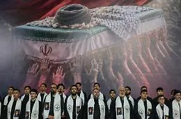 Iraq, il lutto che travalica i confini: il funerale di Ali Khamenei diventa un test religioso e politico per l&rsquo;asse sciita