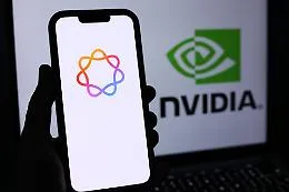 La guerra segreta per l'hardware: Apple trascina OpenAI in tribunale 