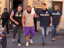 Da body guard di Rita De Crescenzo a personaggio chiave nell'affaire Ranucci - Lavitola: chi &egrave; Gomes Clesio Tavares 