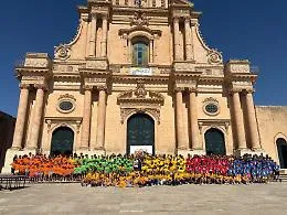 Grande festa a Ispica con il Grest, 330 tra bambini e ragazzi alla festa conclusiva in piazza Ss. Annunziata