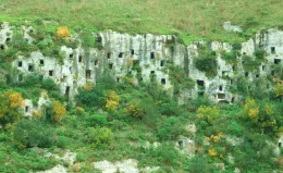 Lo strafalcione di Pantalica scambiata per Myra (in Turchia): polemiche tra i sindaci di Siracusa e Sortino
