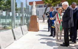 Mattarella ad Andria, dieci anni dopo lo scontro fra treni: alle 11:05 il silenzio pesa, 23 nomi e una domanda di verit&agrave;