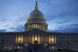 Uomo armato in auto all'entrata di Capitol Hill, arrestato
