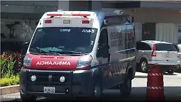 Camion travolge auto e squadra di soccorso in Messico: almeno nove morti, tra cui due minori