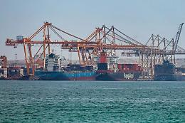 Stretto di Hormuz: missili iraniani colpiscono due petroliere degli Emirati. Un morto e otto feriti